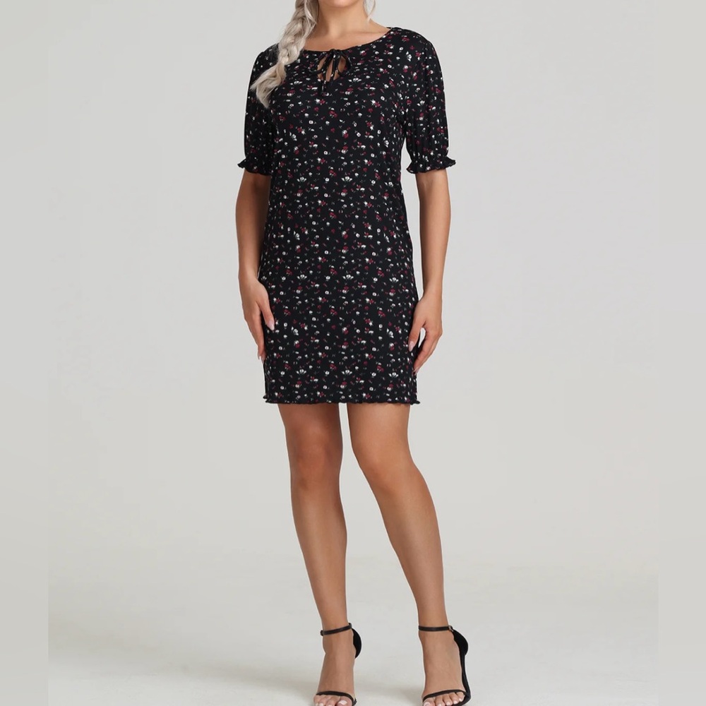 🟠NWT 89th & MADISON Tie Neck Puff Sleeve Mini Dress in Black/Floral Print